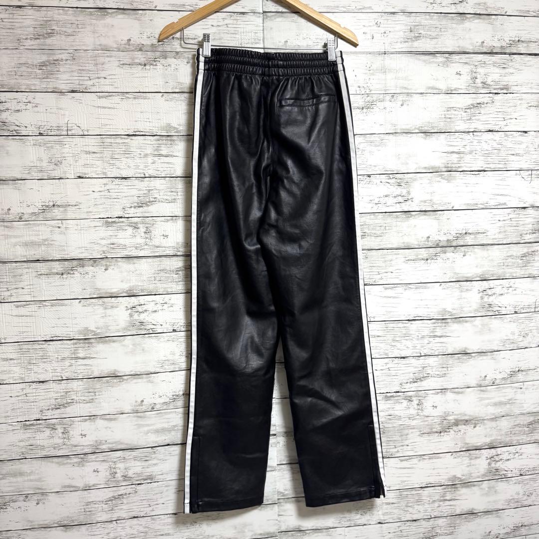 即完売品　希少　アディダス　オリジナルス　フェイクレザー　パンツ　XSサイズ
