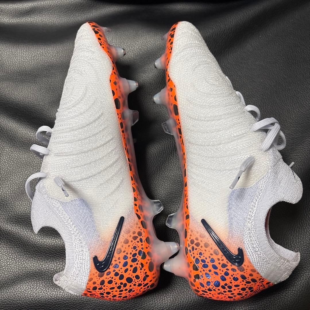 ファントムルナNIKEスパイクSG