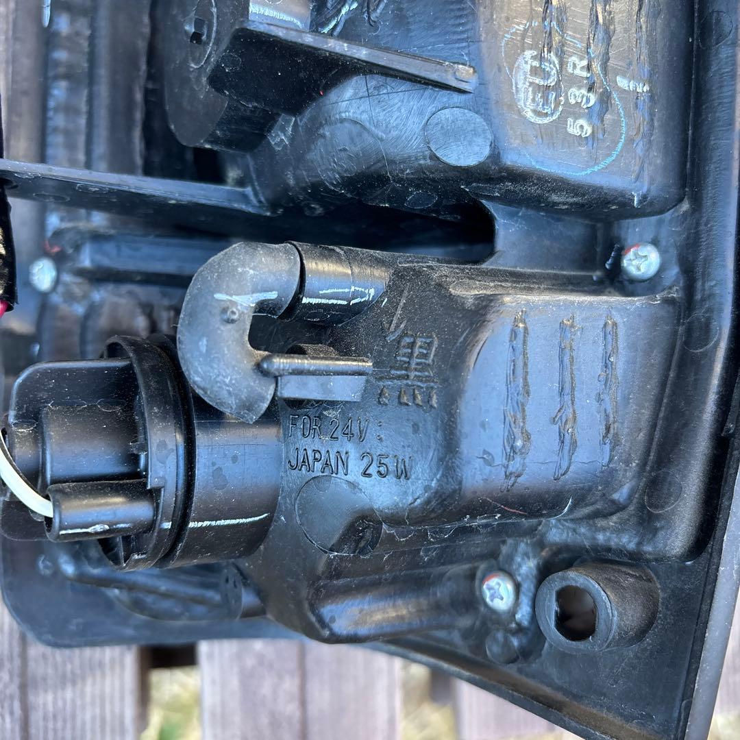 再販ランクル70 テールランプ 赤 クリア ウィンカー付き