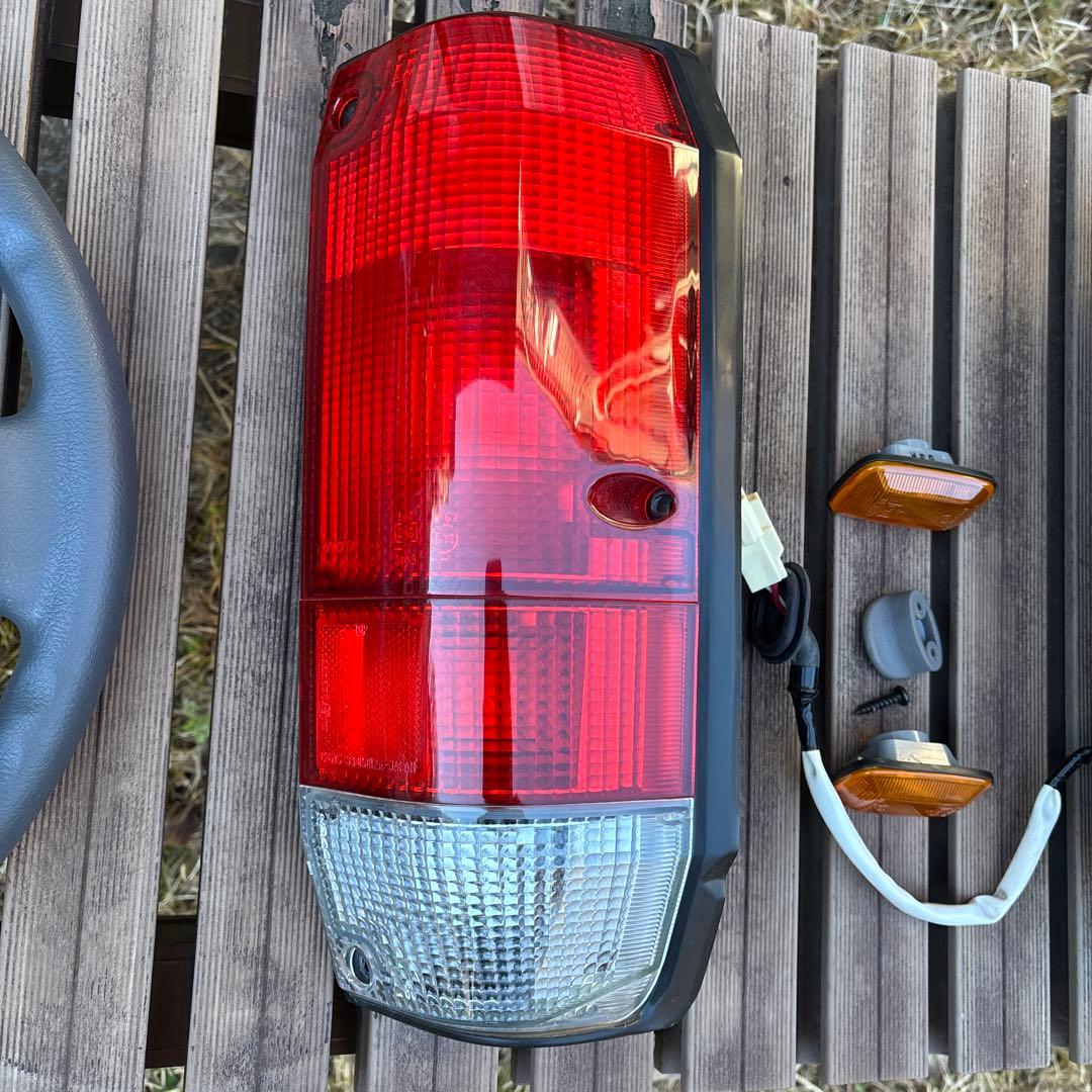 再販ランクル70 テールランプ 赤 クリア ウィンカー付き