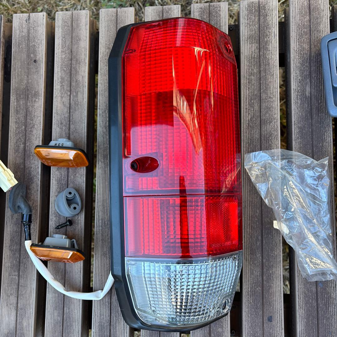 再販ランクル70 テールランプ 赤 クリア ウィンカー付き