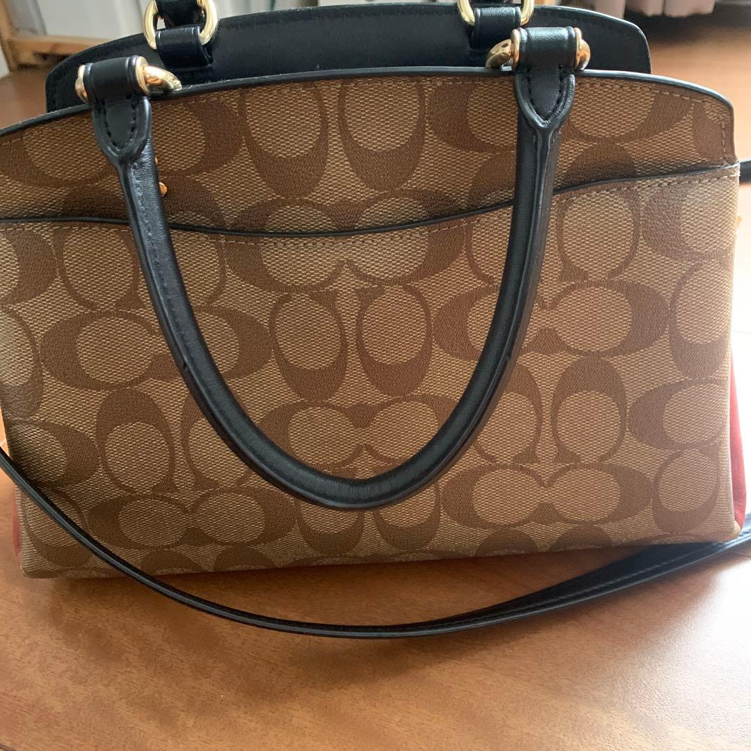 せいママ　⭐︎ COACH ロゴ入りショルダーバッグ ベージュ