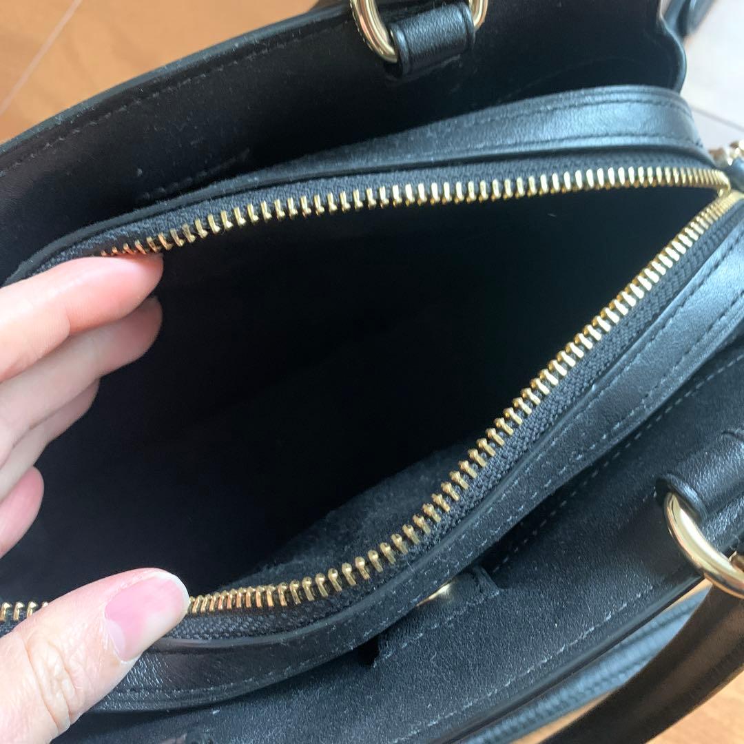 せいママ　⭐︎ COACH ロゴ入りショルダーバッグ ベージュ