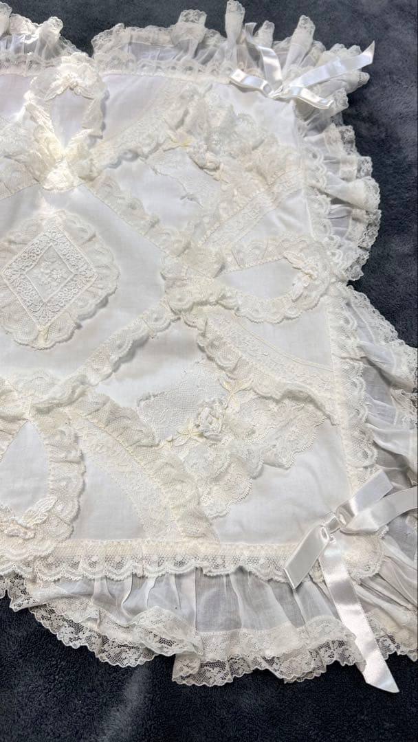 ❤️さえら★ヒスクローネ★美しいレース遣い★可愛いクッションカバー2枚セット