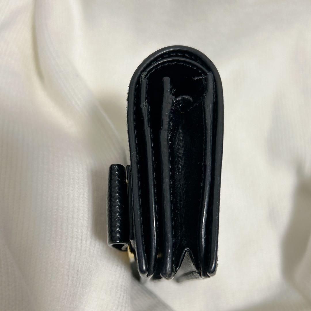 Salvatore Ferragamo ブラック二つ折り財布