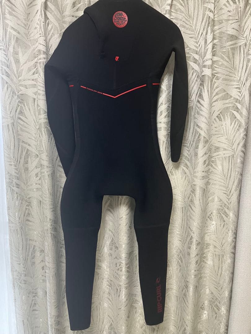 ⭐︎新品・未使用⭐︎RipCurl セミドライ5mm×3mm Sサイズ