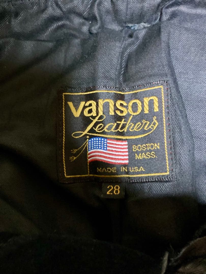 デ*君様 本日のみお値引きVANSON 革パン　28