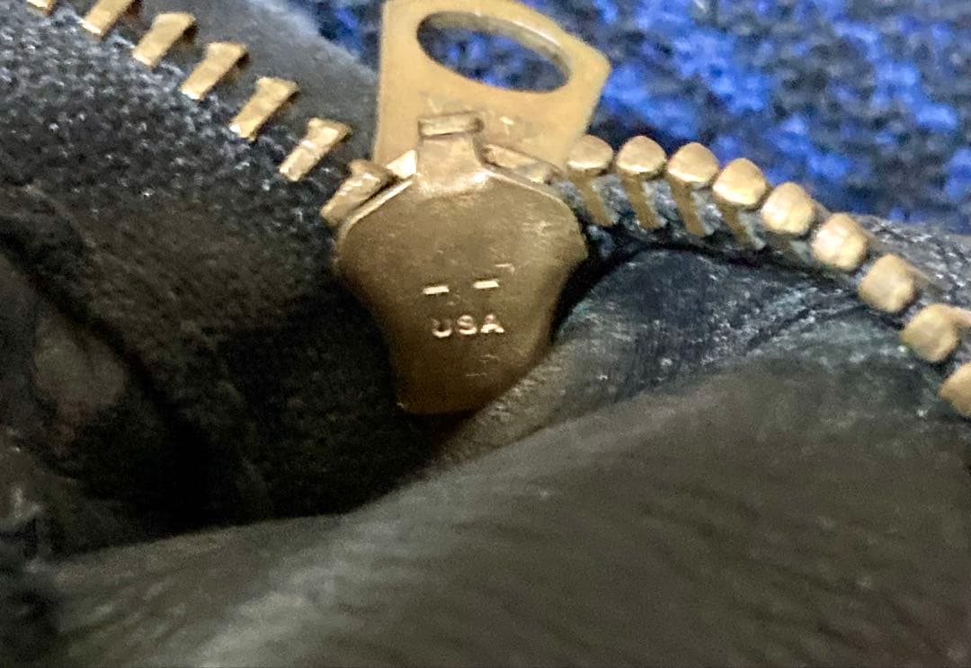 デ*君様 本日のみお値引きVANSON 革パン　28