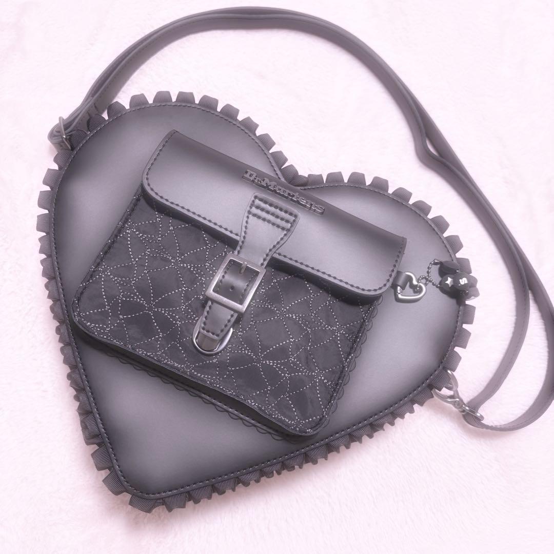 Dr.Martensドクターマーチン　ハート　バックパック　フリル　ブラック