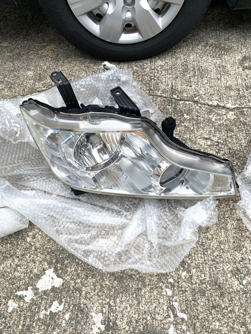 ステップワゴンヘッドライト 2個セット