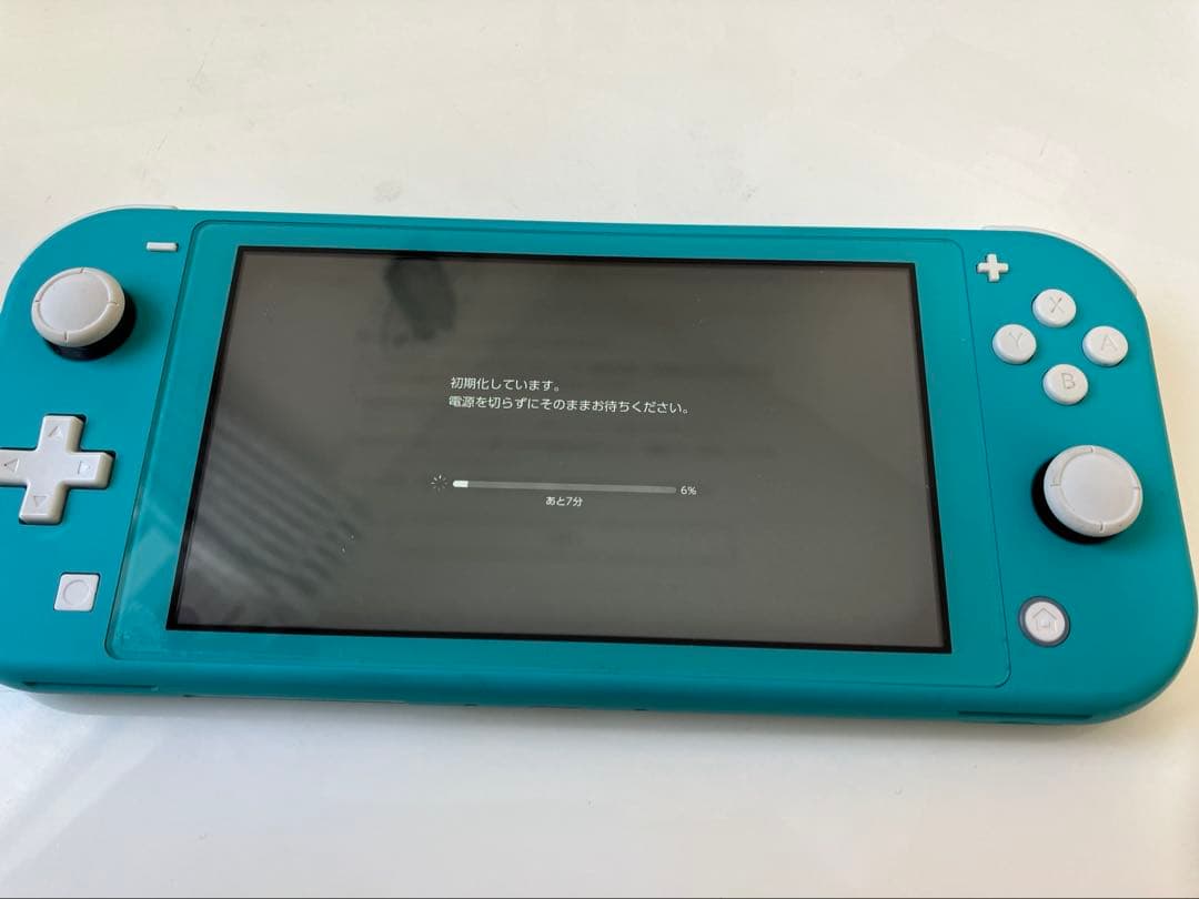 《Nintendo Switch Lite 本体》