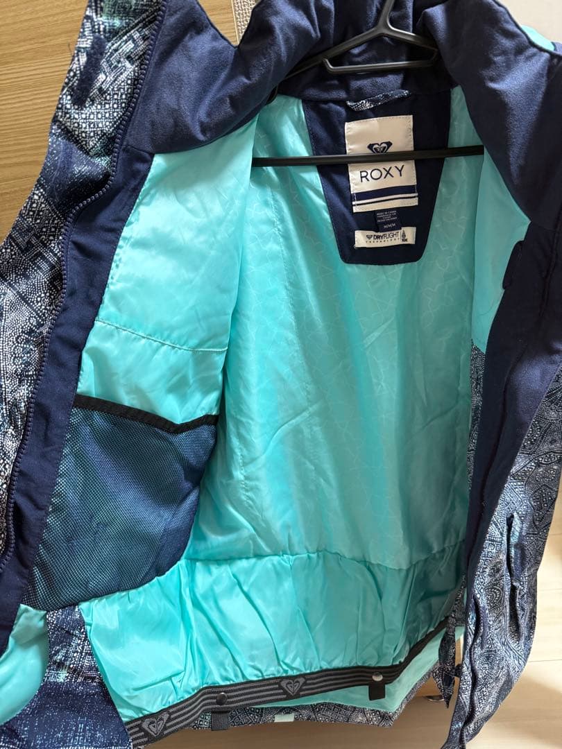 スノーボードウェア ジャケット（ROXY）パンツ(MARVEL)セットおまけつき