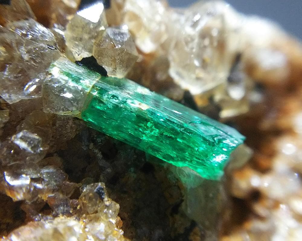 366 エメラルド＆クォーツ アフガニスタン産