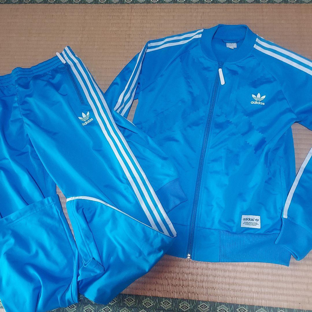 アディダス オリジナルス 青空三葉 ジャージ セットアップ スカイブルー