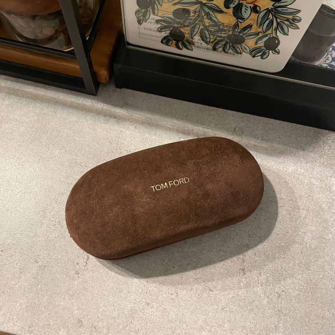 TOM FORD スクエアサングラス ブラックレンズ