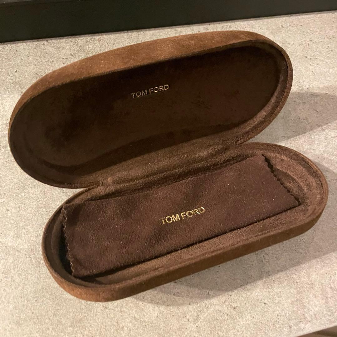 TOM FORD スクエアサングラス ブラックレンズ