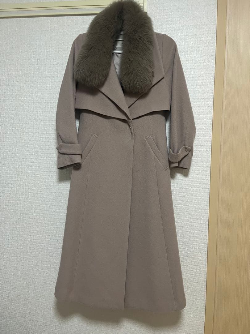 【限定価格】ファー付きロングコート Noela