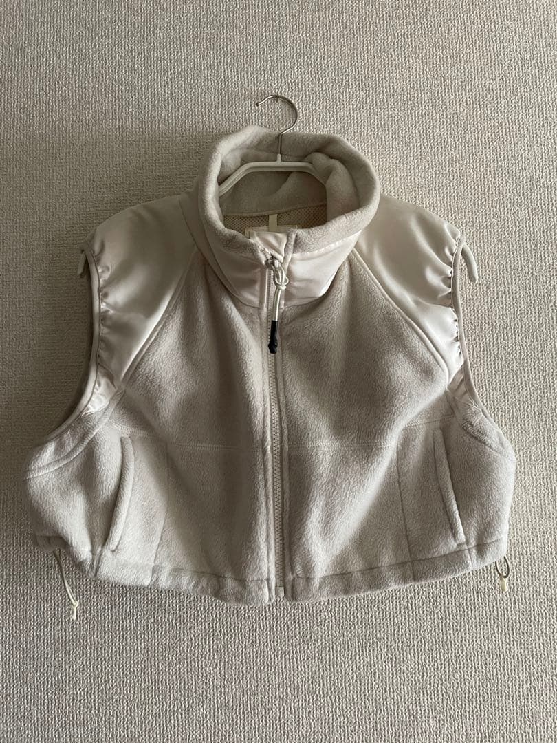 ジャケット・アウター HYKE ecwcs gen3 fleece cropped VEST