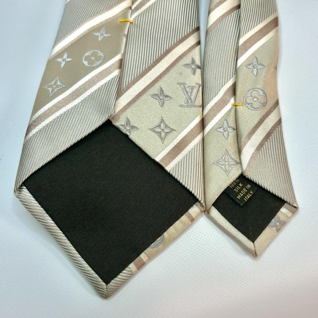 新品未使用　LOUIS VUITTON シルク100% ネクタイ　ベージュ