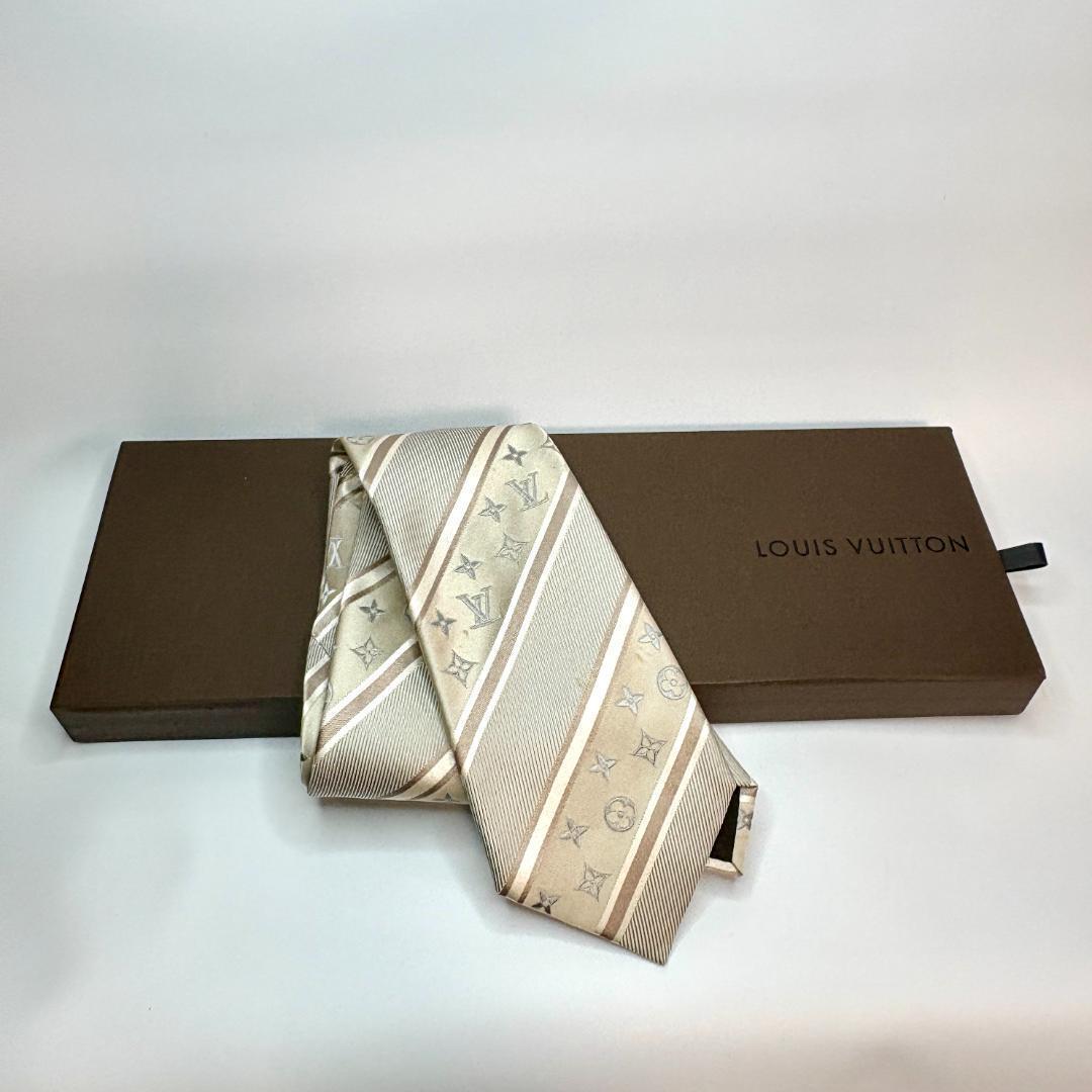 新品未使用　LOUIS VUITTON シルク100% ネクタイ　ベージュ