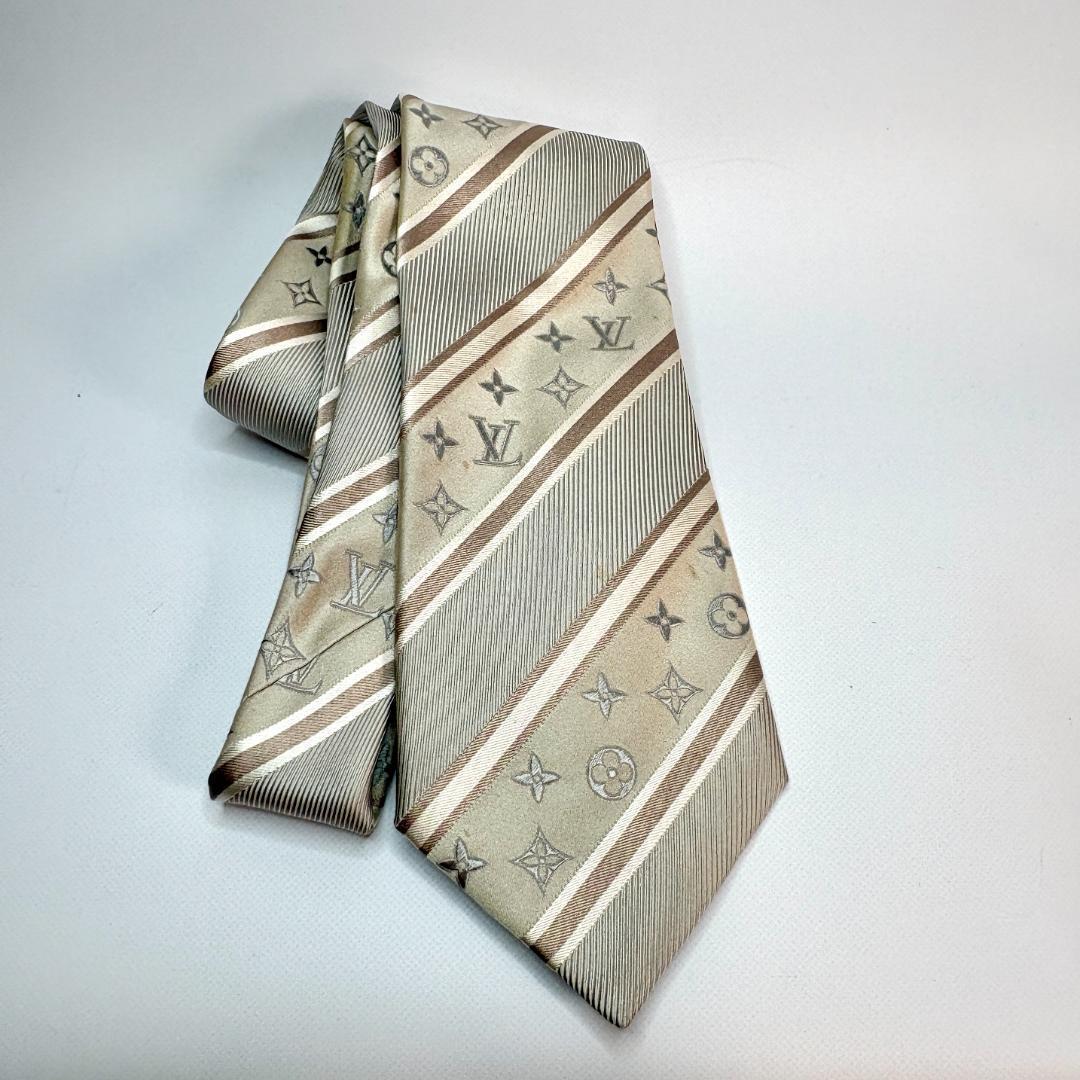 新品未使用　LOUIS VUITTON シルク100% ネクタイ　ベージュ
