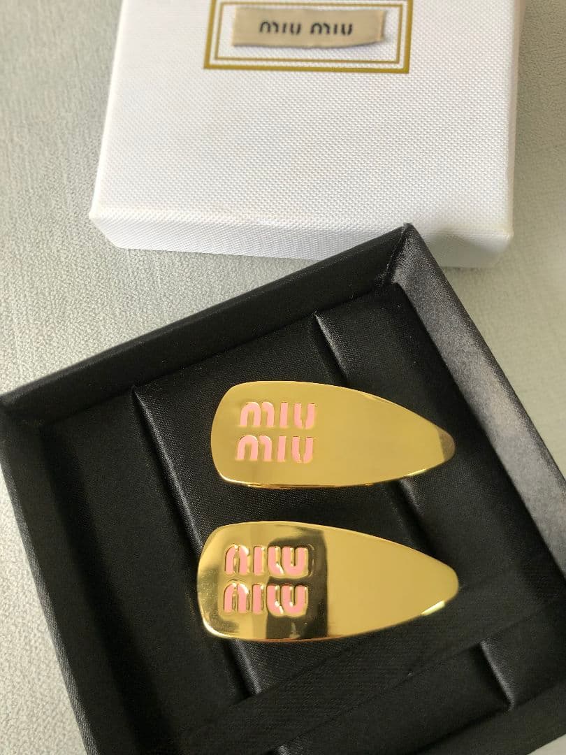 MIUMIU ミュウミュウ　ヘアピン　2個セット　ピンク　ゴールド