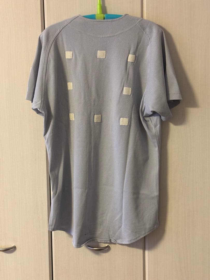 慶應　高校ユニフォーム グレー