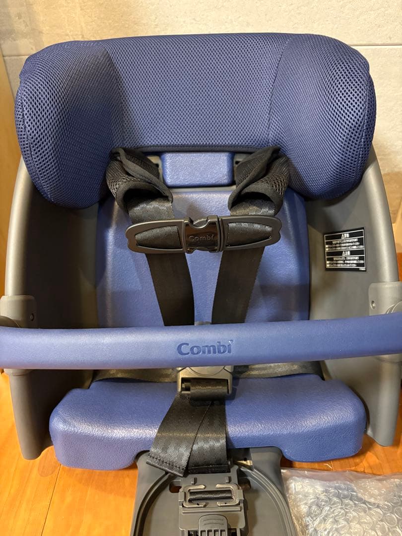 にゃん　新品未使用　ギュットクルームR・EＸ 後用チャイルドシート