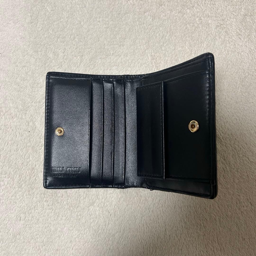 MIUMIU マテラッセ 二つ折りミニ財布 ブラック