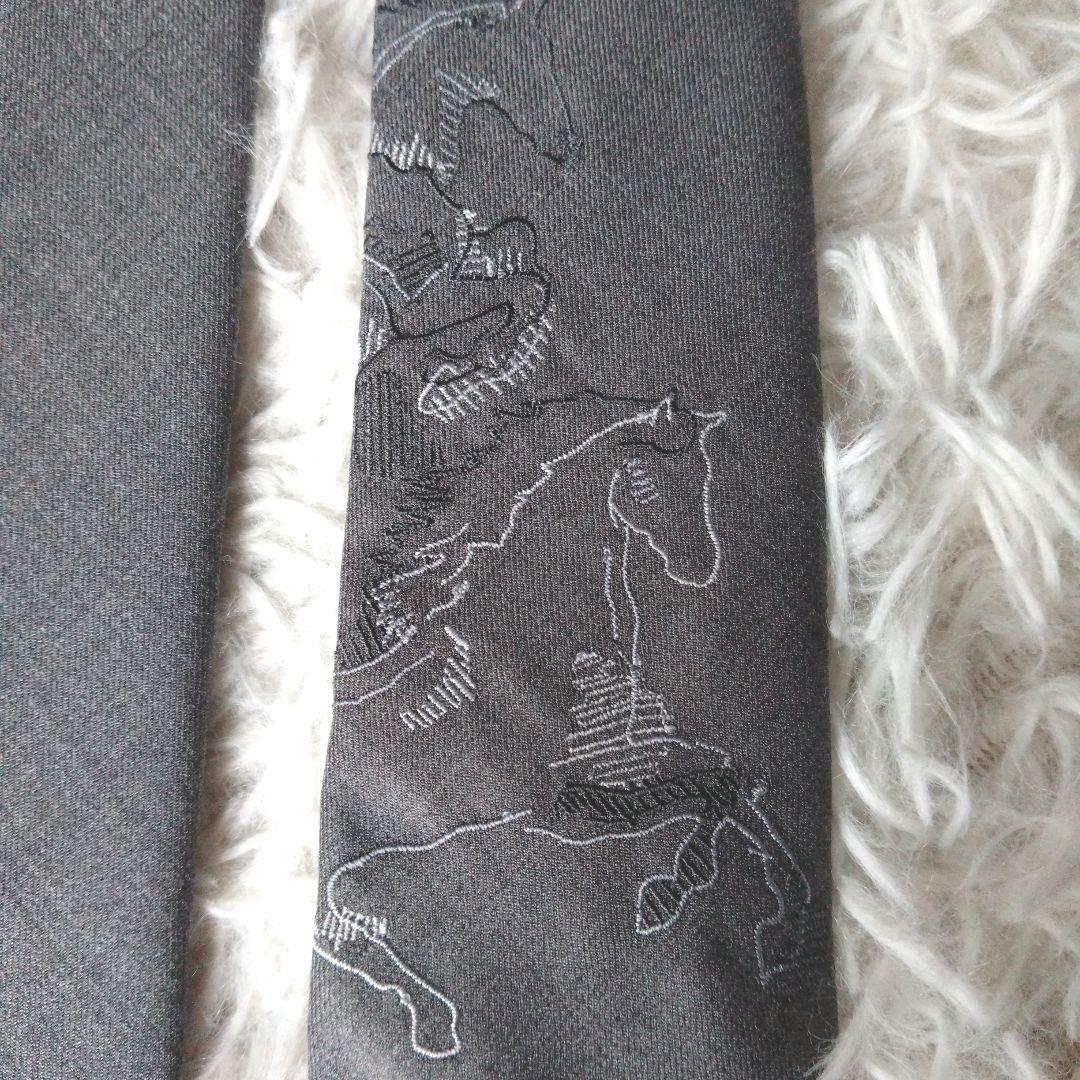 美品✨HERMES ネクタイ Cavalcade 馬刺繍ホース　 H柄　グレー