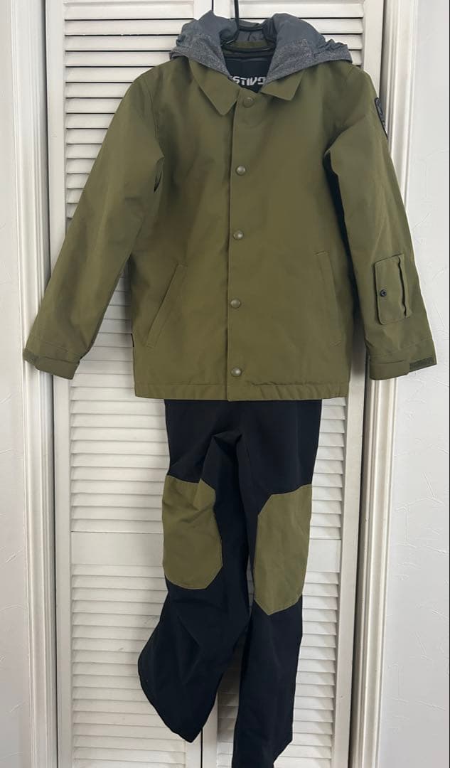 ESTIVO ゴールドウィン　スノーボードウェアセット