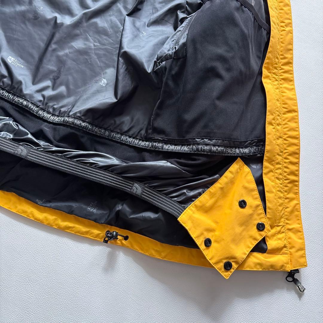 02140-4 ノースフェイス　スノボウェア　ダウンジャケット　イエロー