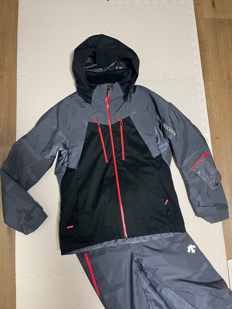 DESCENTE S.I.O スキーウェア上下セット　Mサイズ