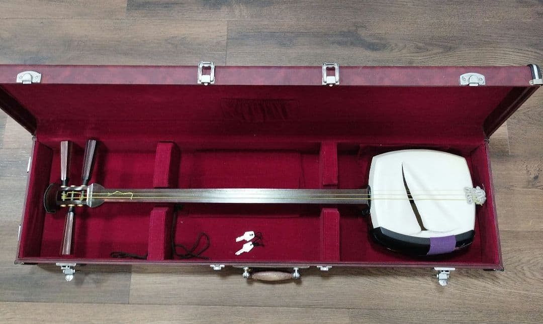 津軽三味線本体 鳥の絵柄 ハードケース付