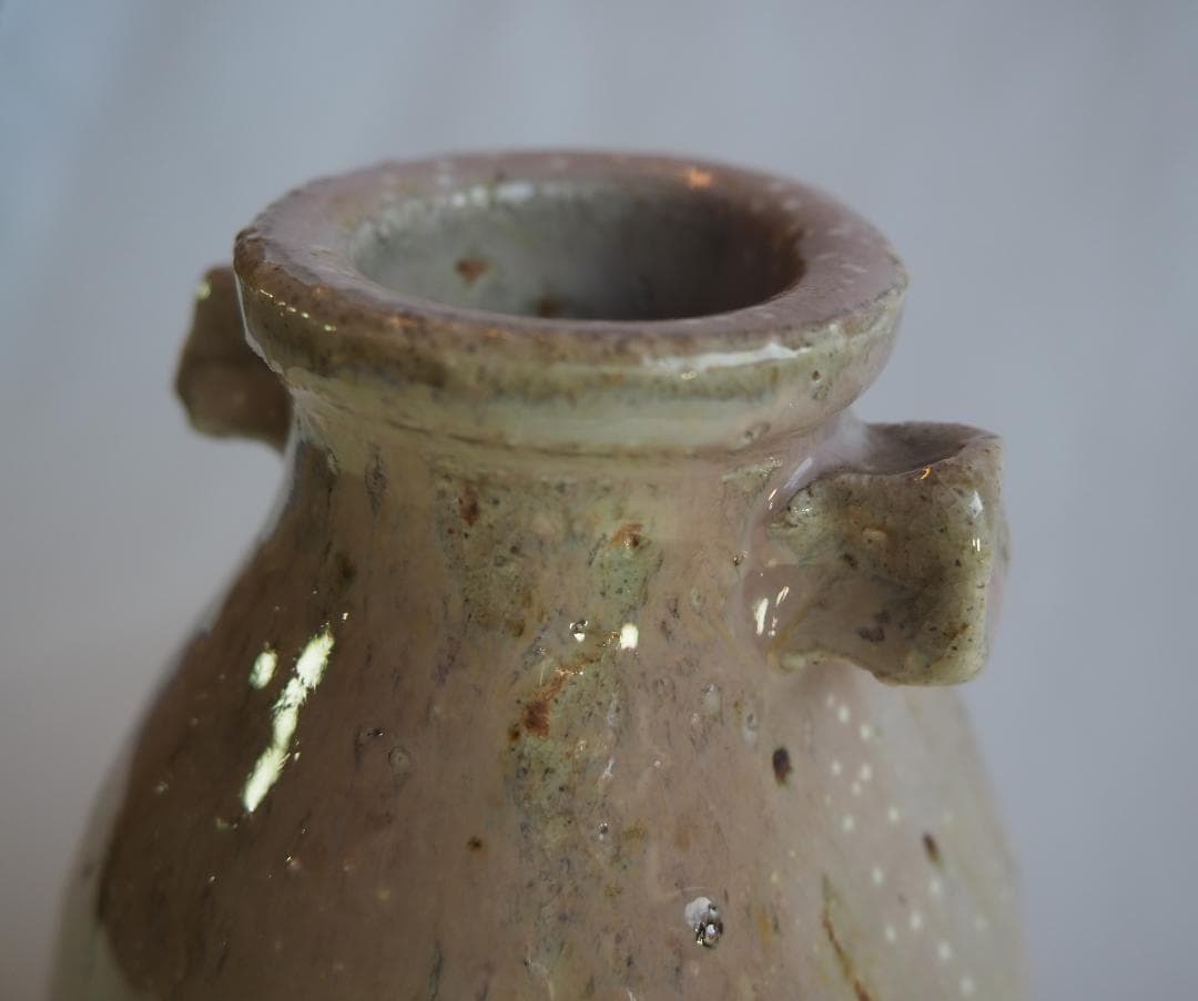 14代坂田泥華造『萩灰被耳付花入』（共箱）山口県指定無形文化財