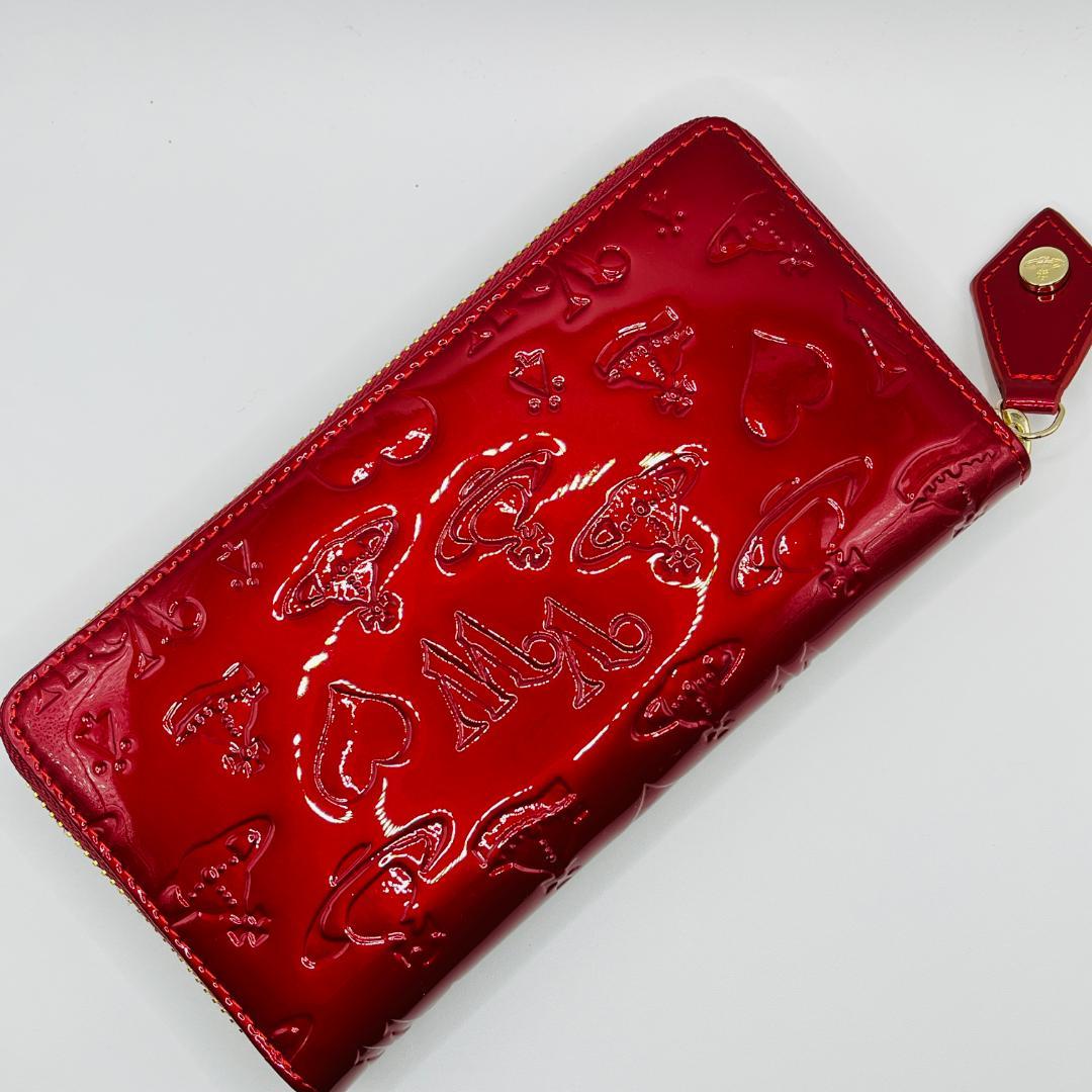 未使用 Vivienne Westwood 長財布 赤 型押し エナメル 人気