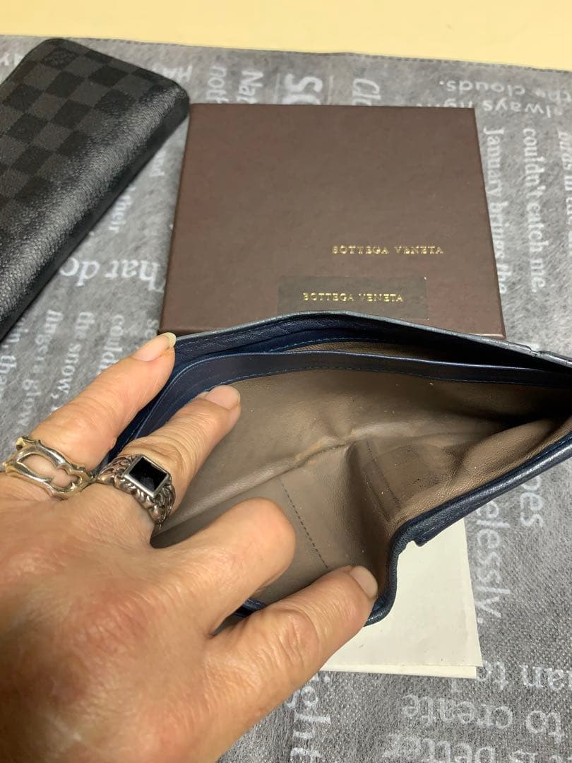 BOTTEGA VENETA 2折りイントレチャート レア品‼️