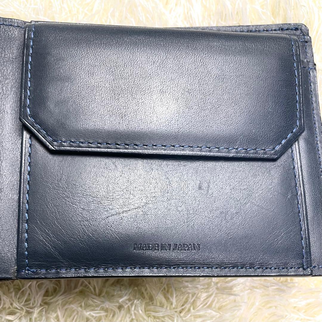 美品 ヴィヴィアンウエストウッド 二つ折り財布 エナメル ネイビー 小銭入れあり