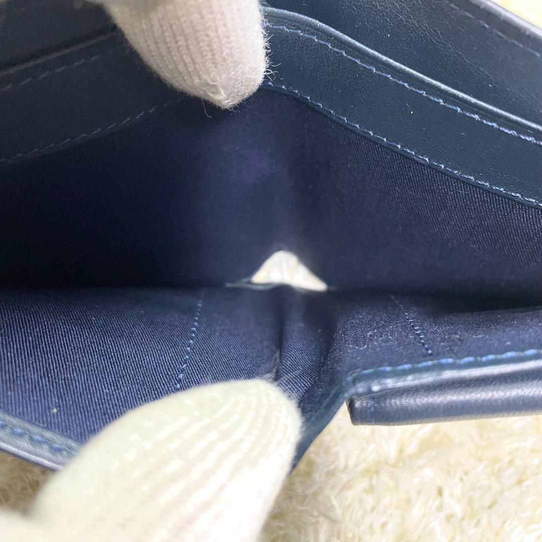 美品 ヴィヴィアンウエストウッド 二つ折り財布 エナメル ネイビー 小銭入れあり