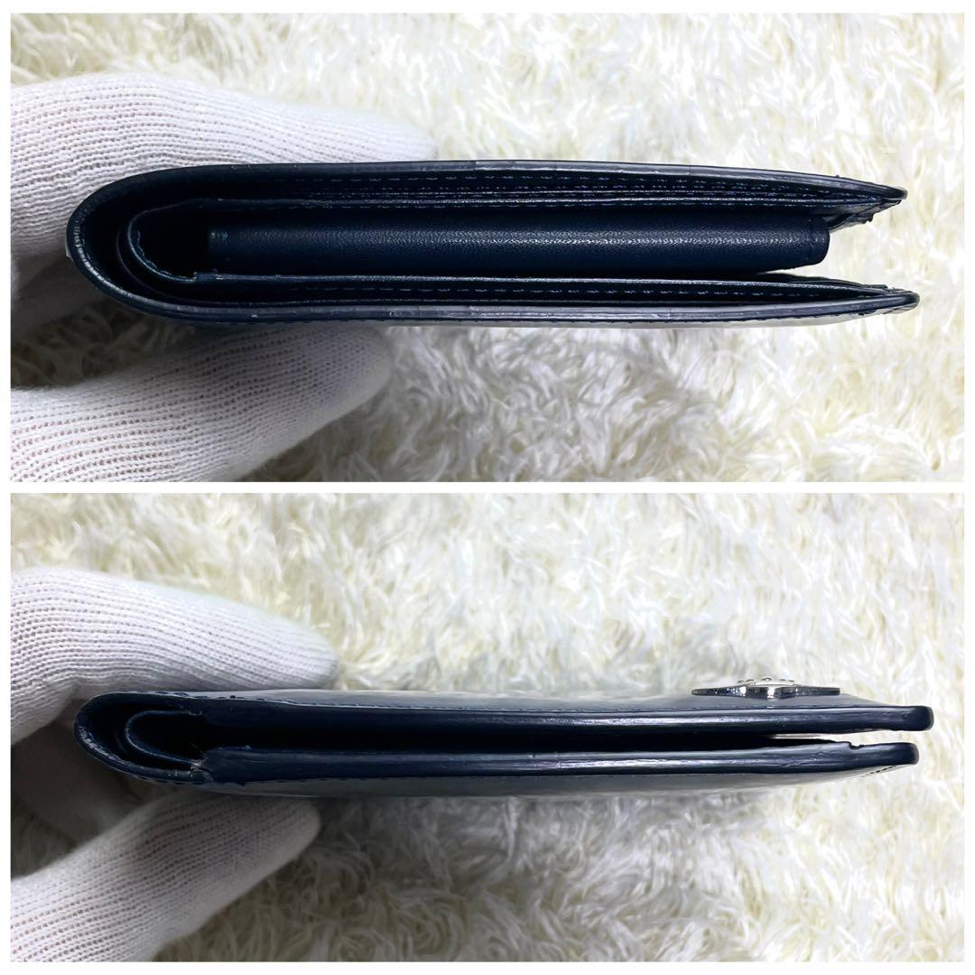 美品 ヴィヴィアンウエストウッド 二つ折り財布 エナメル ネイビー 小銭入れあり