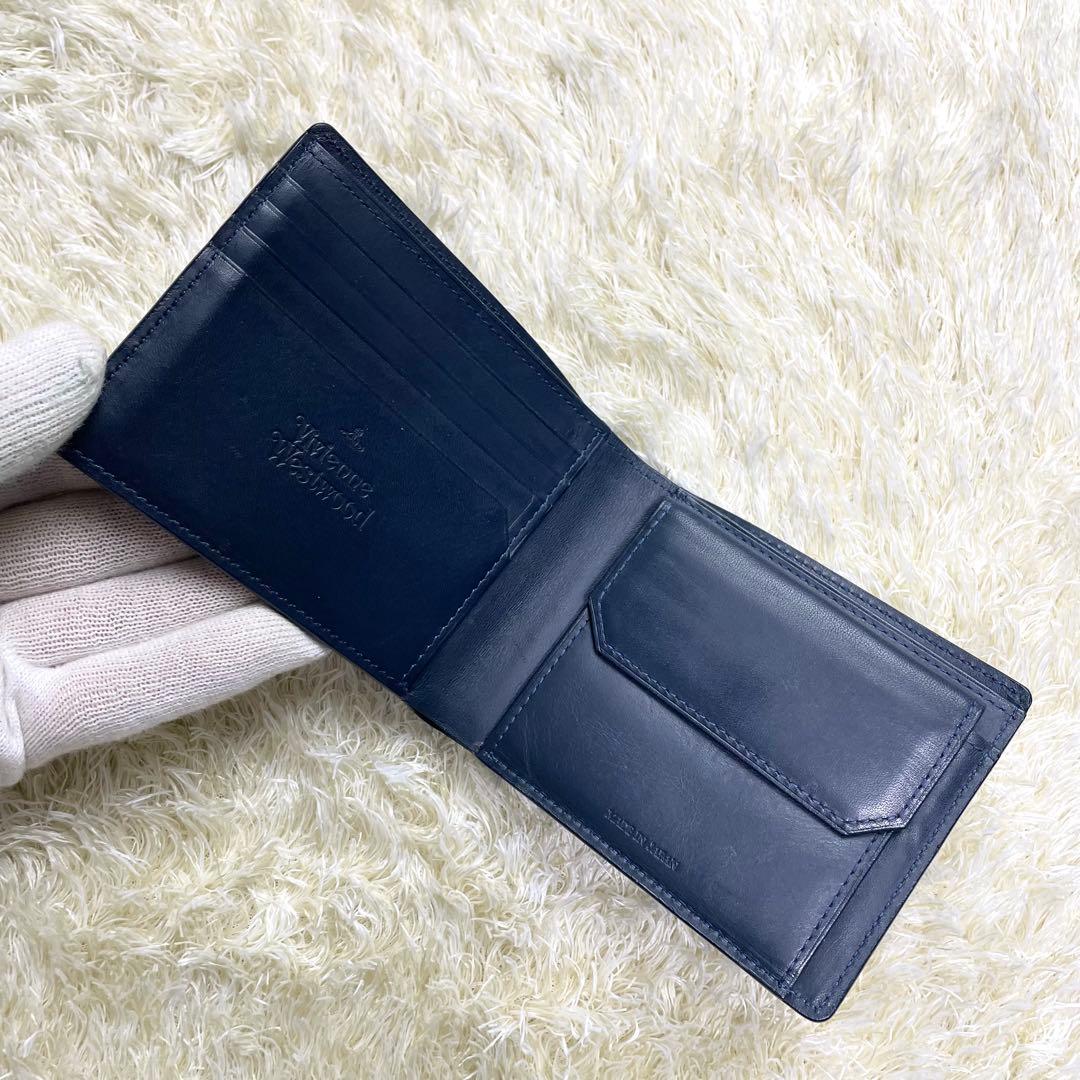 美品 ヴィヴィアンウエストウッド 二つ折り財布 エナメル ネイビー 小銭入れあり