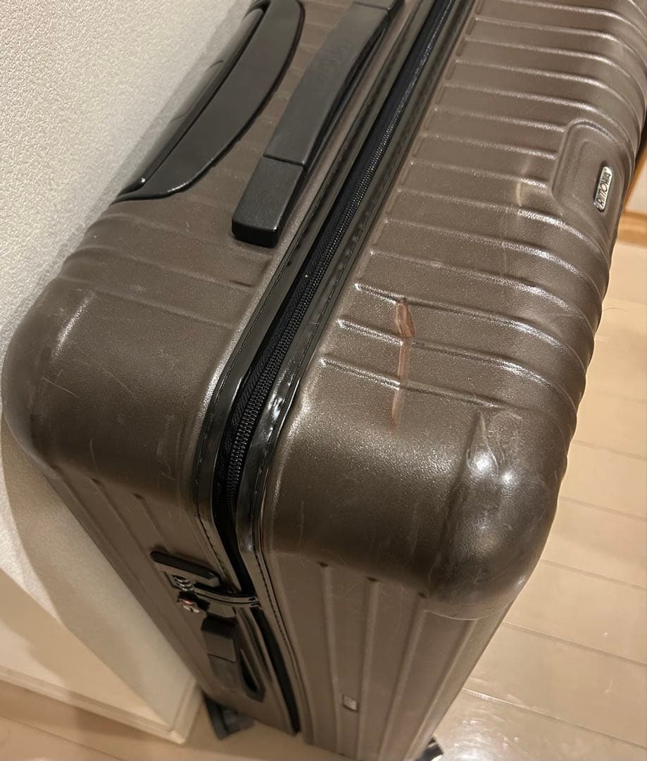 格安リモワRIMOWA サルサ（4輪）810.70 TSAロック　軽量　ブラウン
