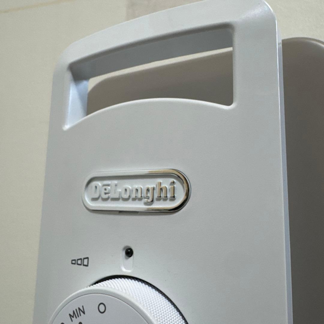 美品 デロンギ 2023年製 オイルヒーター ヴェルティカルド ハイモデル