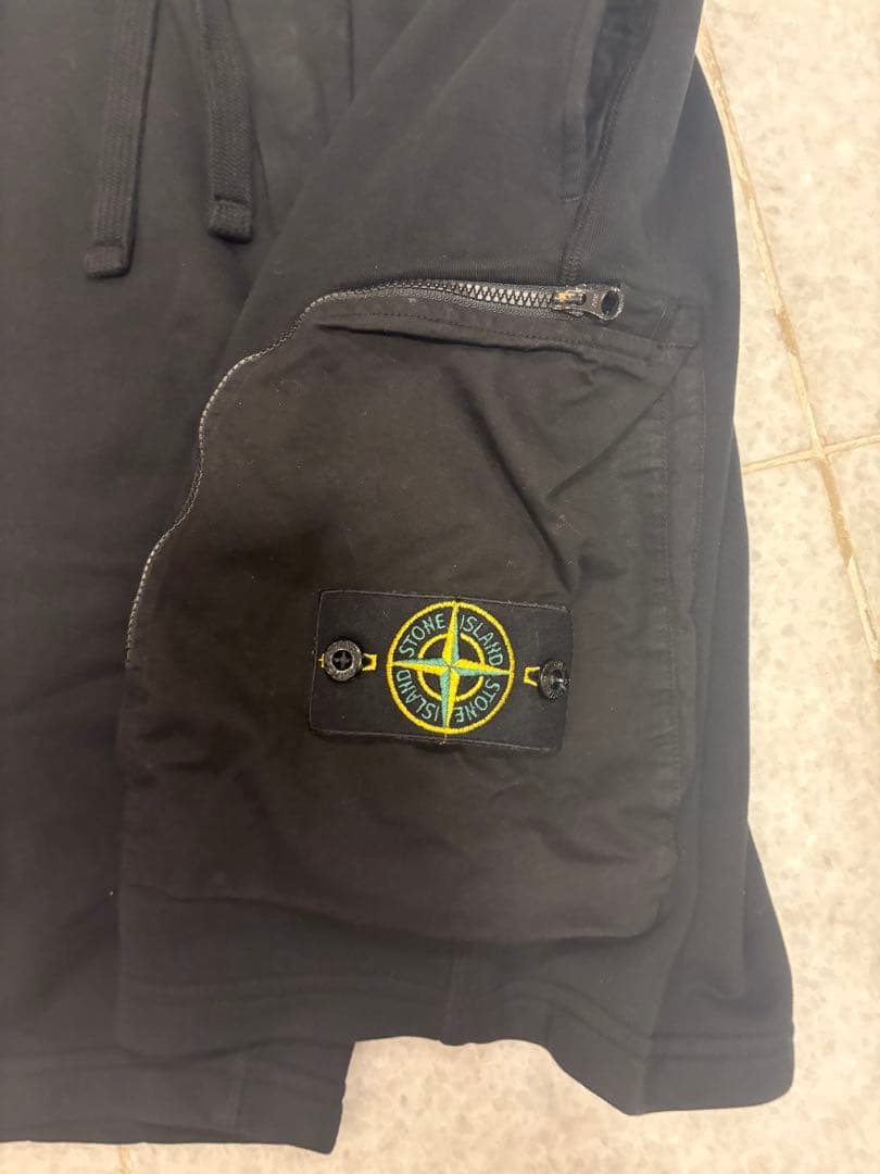 Stone  黒 ショートパンツ ジッパーポケット付き