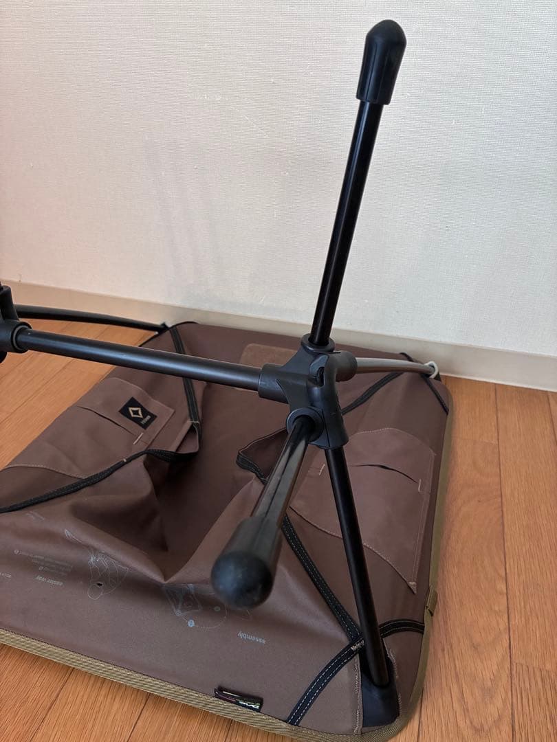 ①Helinox(ヘリノックス) Tactical Chair Coyote