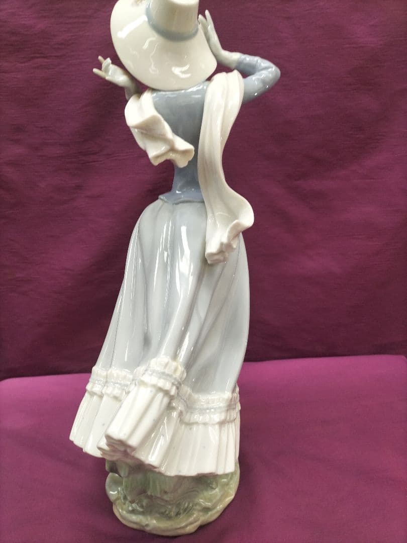 リヤドロ　陶器人形　スペイン　春のそよ風　4936 完品美品　36cm