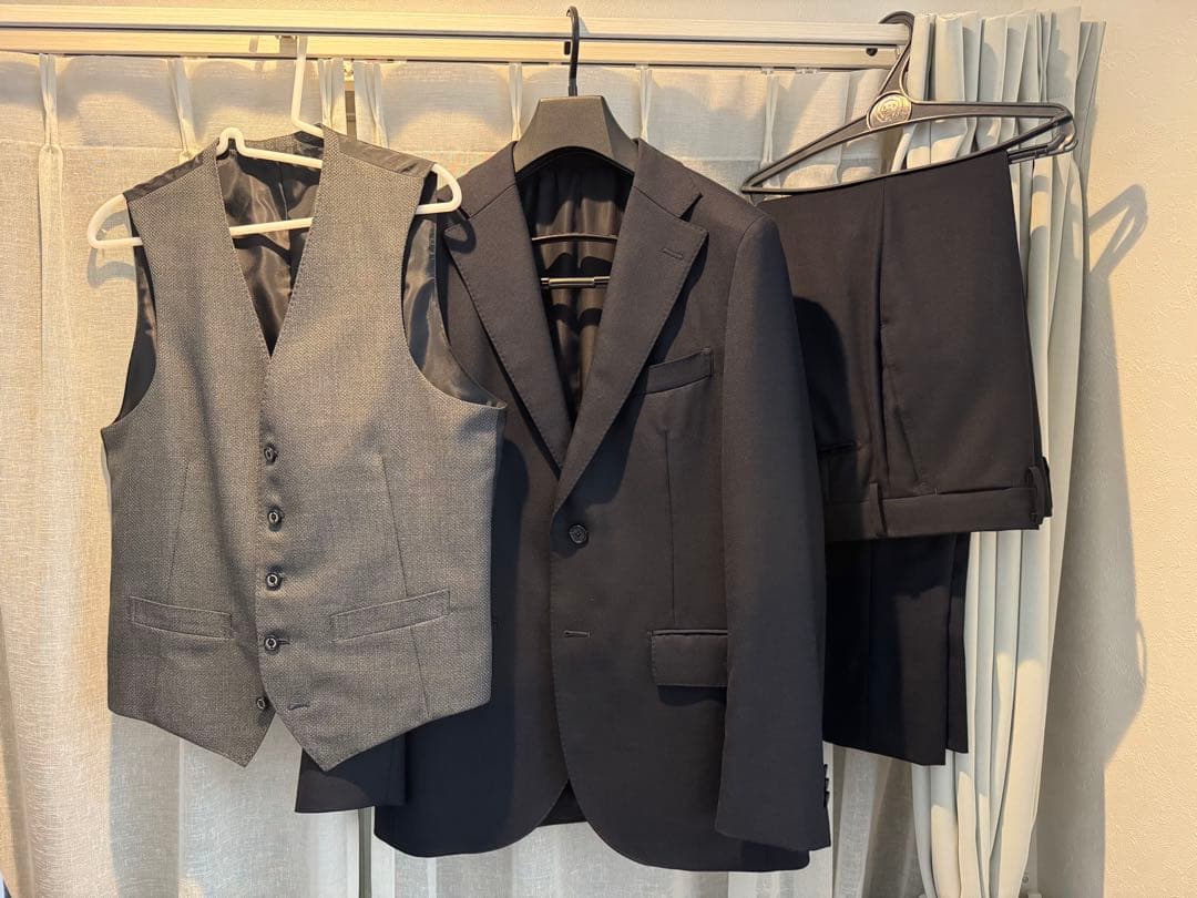 マッキントッシュフィロソフィー　ダークネイビー スーツ&グレーベスト　セット