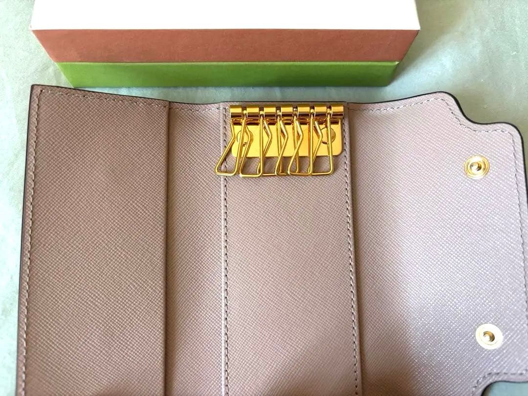 19日まで値下げ！MARNI レザーキーケース ピンク/ホワイト