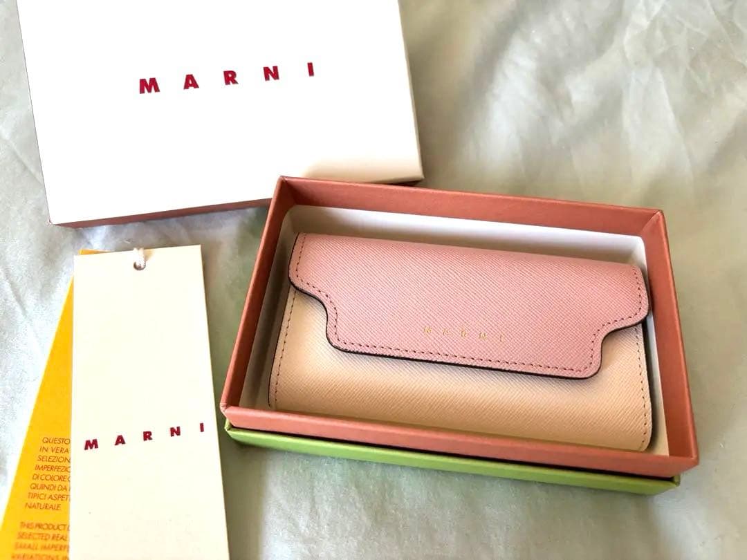 19日まで値下げ！MARNI レザーキーケース ピンク/ホワイト
