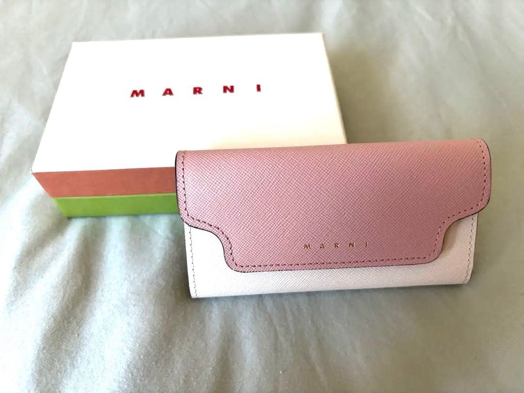 19日まで値下げ！MARNI レザーキーケース ピンク/ホワイト